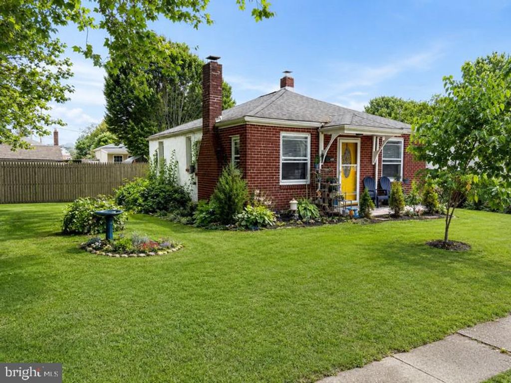 208 LINDBERG AVE, Wilmington, DE 19804
