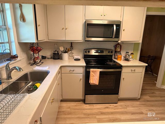 401 E Oak Street, Atmore, AL 36502