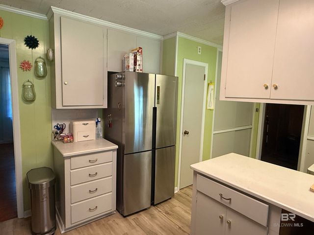 401 E Oak Street, Atmore, AL 36502