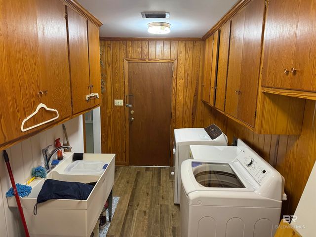 401 E Oak Street, Atmore, AL 36502