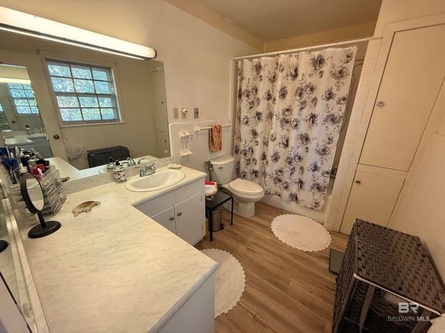 401 E Oak Street, Atmore, AL 36502