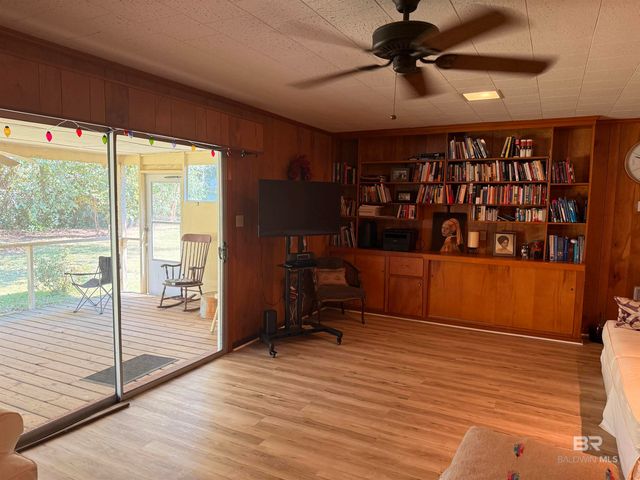 401 E Oak Street, Atmore, AL 36502