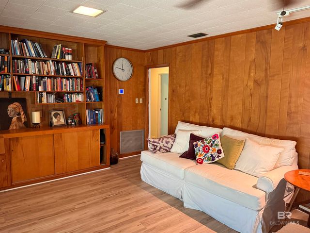 401 E Oak Street, Atmore, AL 36502