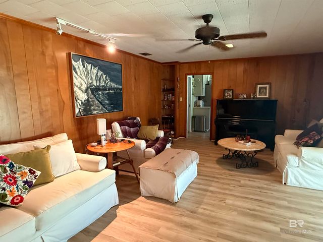 401 E Oak Street, Atmore, AL 36502