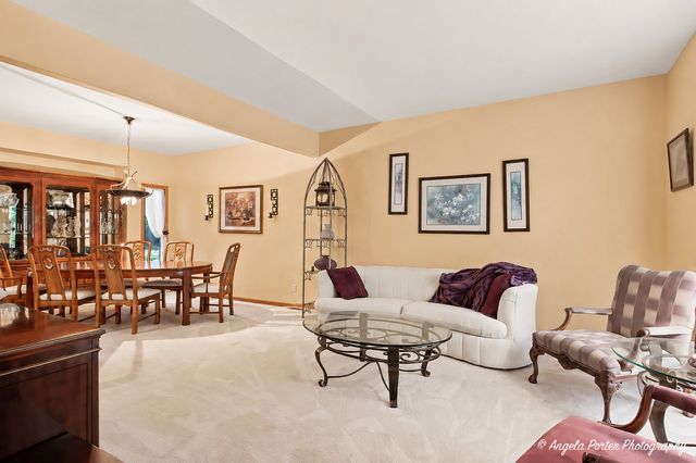 8919 Tahoe Lane, Spring Grove, IL 60081