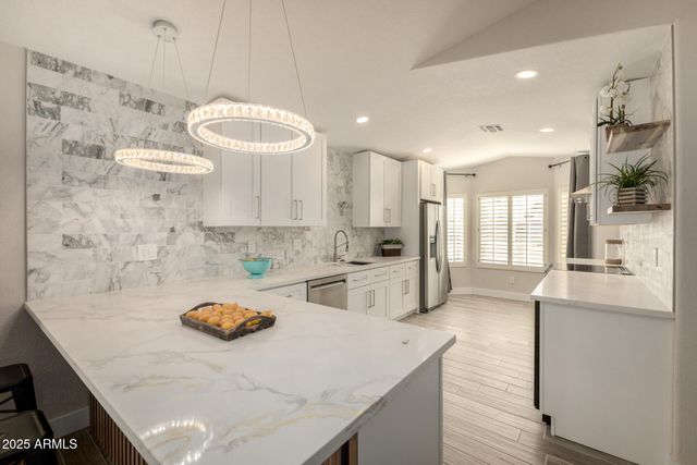 6152 W BLACKHAWK Drive, Glendale, AZ 85308