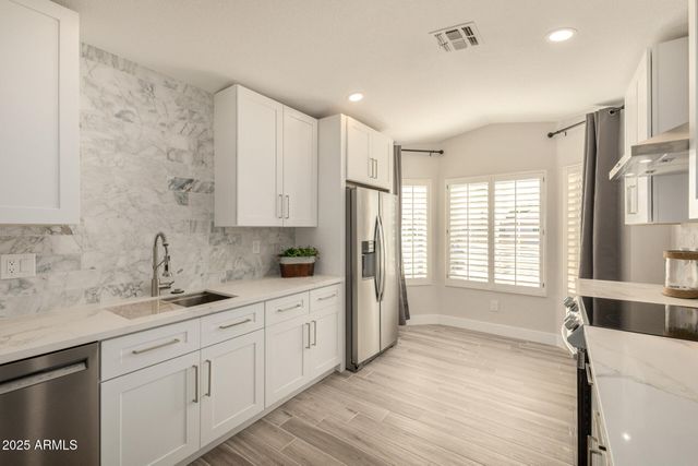 6152 W BLACKHAWK Drive, Glendale, AZ 85308