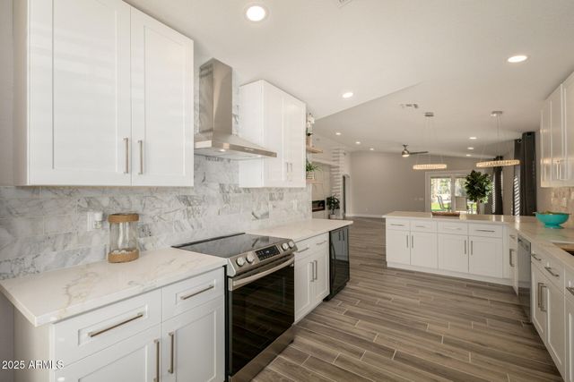 6152 W BLACKHAWK Drive, Glendale, AZ 85308