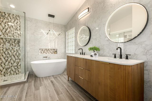 6152 W BLACKHAWK Drive, Glendale, AZ 85308