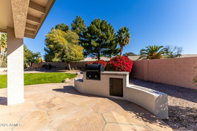 6152 W BLACKHAWK Drive, Glendale, AZ 85308