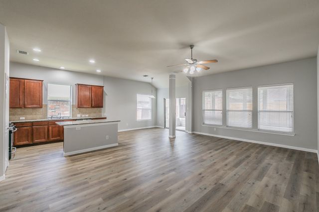 322 Highland Creek Drive, Wylie, TX 75098