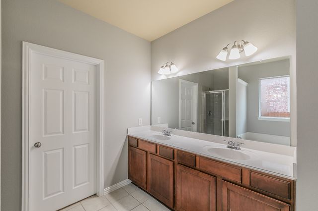 322 Highland Creek Drive, Wylie, TX 75098