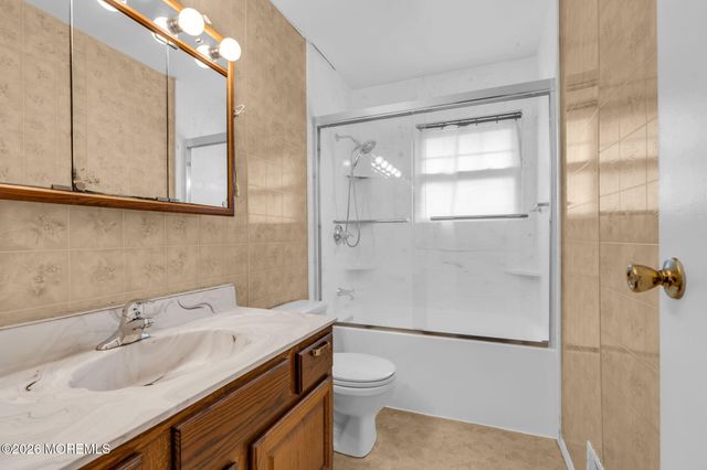 47 Darien Road, Howell, NJ 07731