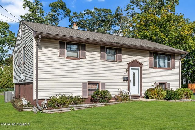 47 Darien Road, Howell, NJ 07731