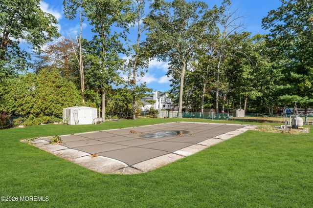 47 Darien Road, Howell, NJ 07731