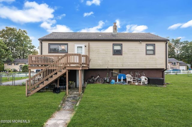47 Darien Road, Howell, NJ 07731