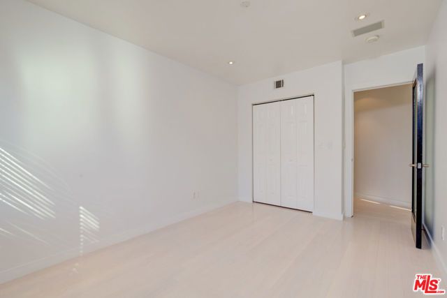932 S Shenandoah Street 3, Los Angeles, CA 90035