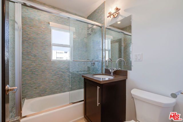 932 S Shenandoah Street 3, Los Angeles, CA 90035