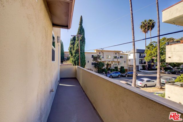 932 S Shenandoah Street 3, Los Angeles, CA 90035