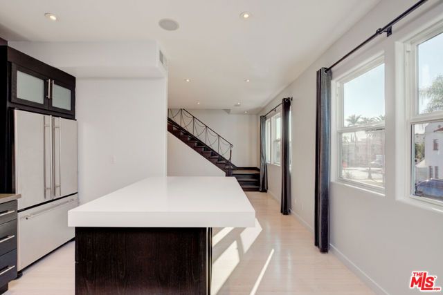 932 S Shenandoah Street 3, Los Angeles, CA 90035