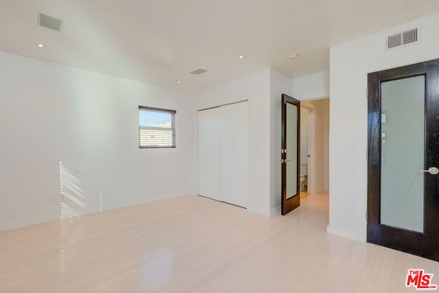 932 S Shenandoah Street 3, Los Angeles, CA 90035