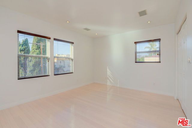 932 S Shenandoah Street 3, Los Angeles, CA 90035