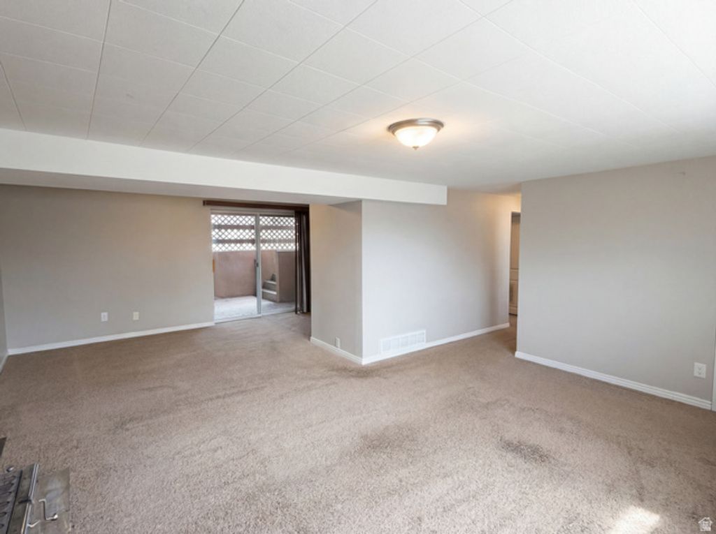 Image 16 of property listing at 750 W GENTILE ST, Layton, UT 84041