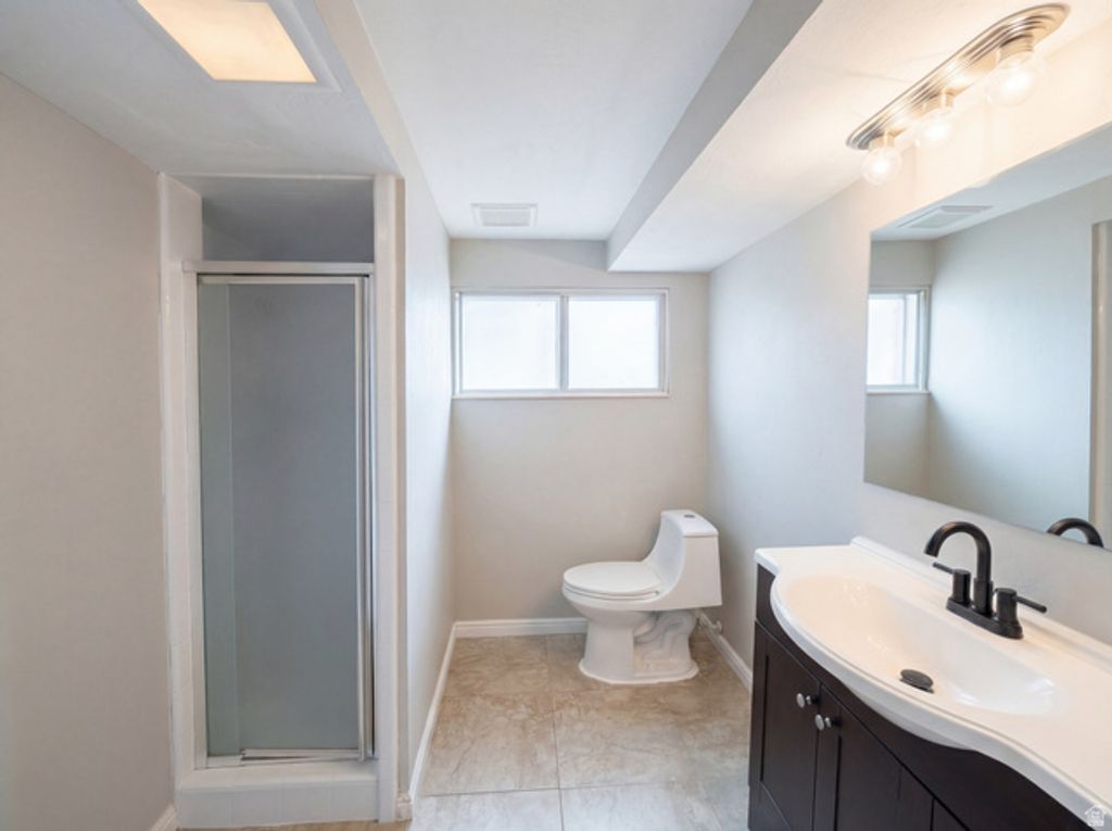 Image 17 of property listing at 750 W GENTILE ST, Layton, UT 84041