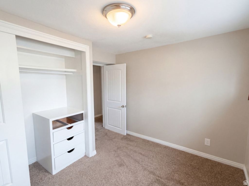 Image 21 of property listing at 750 W GENTILE ST, Layton, UT 84041