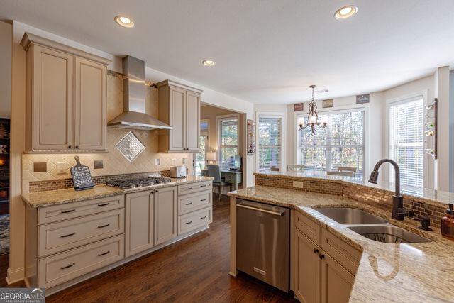 12 Race Point Way, Sharpsburg, GA 30277