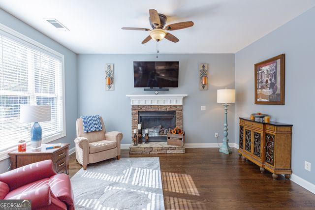 12 Race Point Way, Sharpsburg, GA 30277