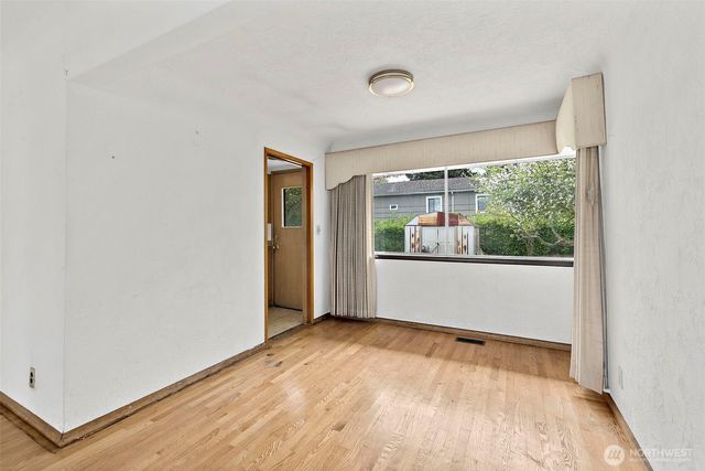 8403 S 120th St, Seattle, WA 98178