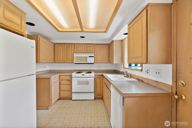 8403 S 120th St, Seattle, WA 98178