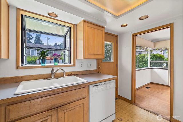 8403 S 120th St, Seattle, WA 98178