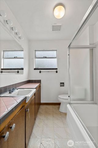 8403 S 120th St, Seattle, WA 98178