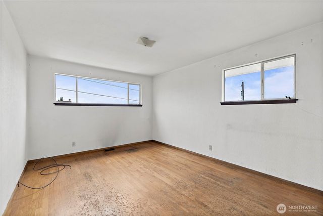 8403 S 120th St, Seattle, WA 98178