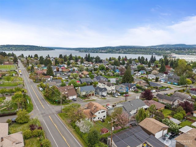 8403 S 120th St, Seattle, WA 98178