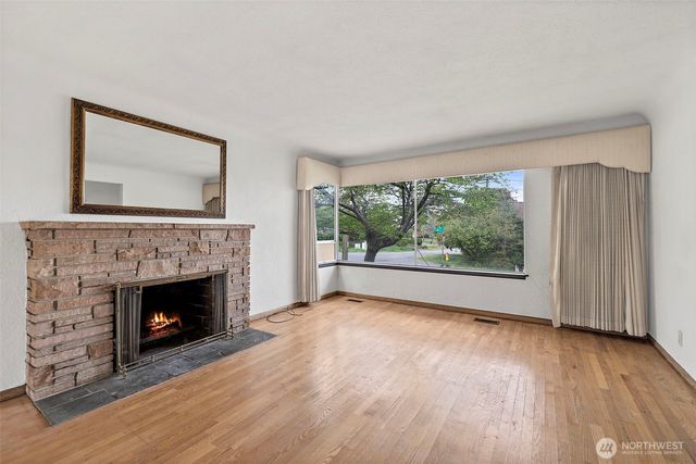 8403 S 120th St, Seattle, WA 98178