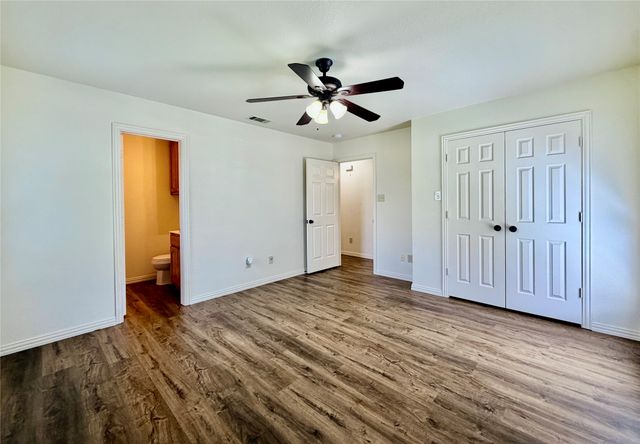 525 W Lloyd Street, Krum, TX 76249
