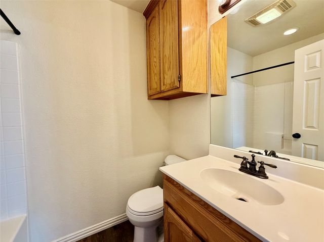 525 W Lloyd Street, Krum, TX 76249