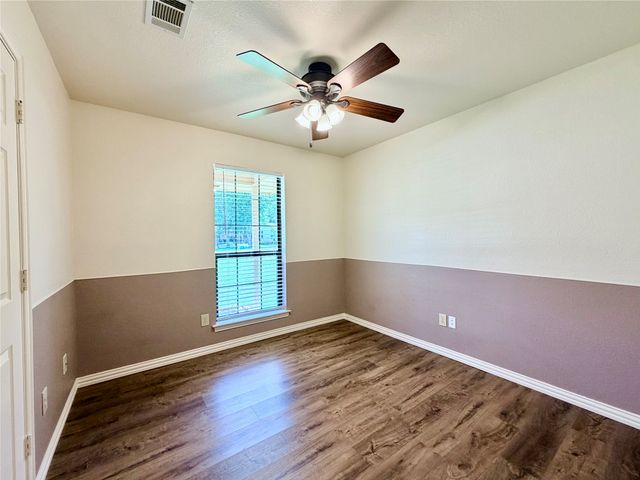 525 W Lloyd Street, Krum, TX 76249