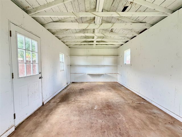 525 W Lloyd Street, Krum, TX 76249