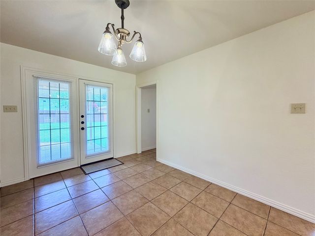 525 W Lloyd Street, Krum, TX 76249