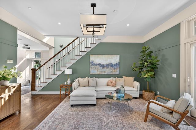 10 Sherman Avenue, Dobbs Ferry, NY 10522