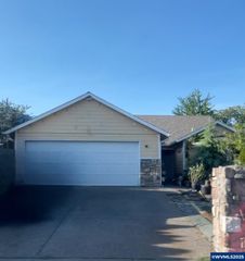 4385 Mahrt Ave SE, Salem, OR 97317