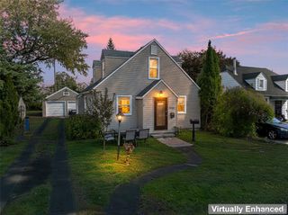 5664 Fenton Street, Dearborn Heights, MI 48127