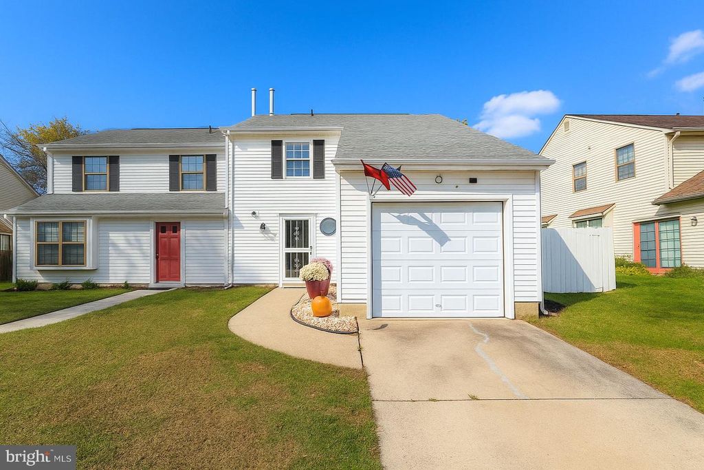 17 HEWITT LN, Sicklerville, NJ 08081