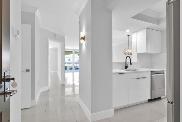 99 SE Mizner Boulevard 223, Boca Raton, FL 33432