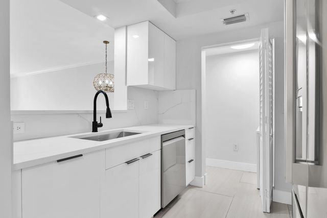 99 SE Mizner Boulevard 223, Boca Raton, FL 33432