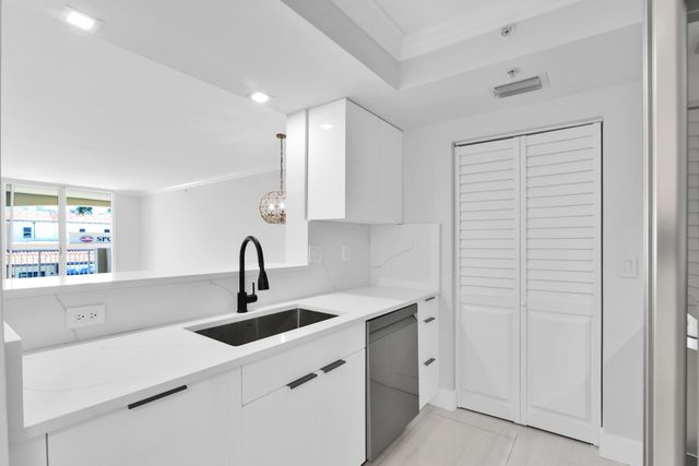 99 SE Mizner Boulevard 223, Boca Raton, FL 33432